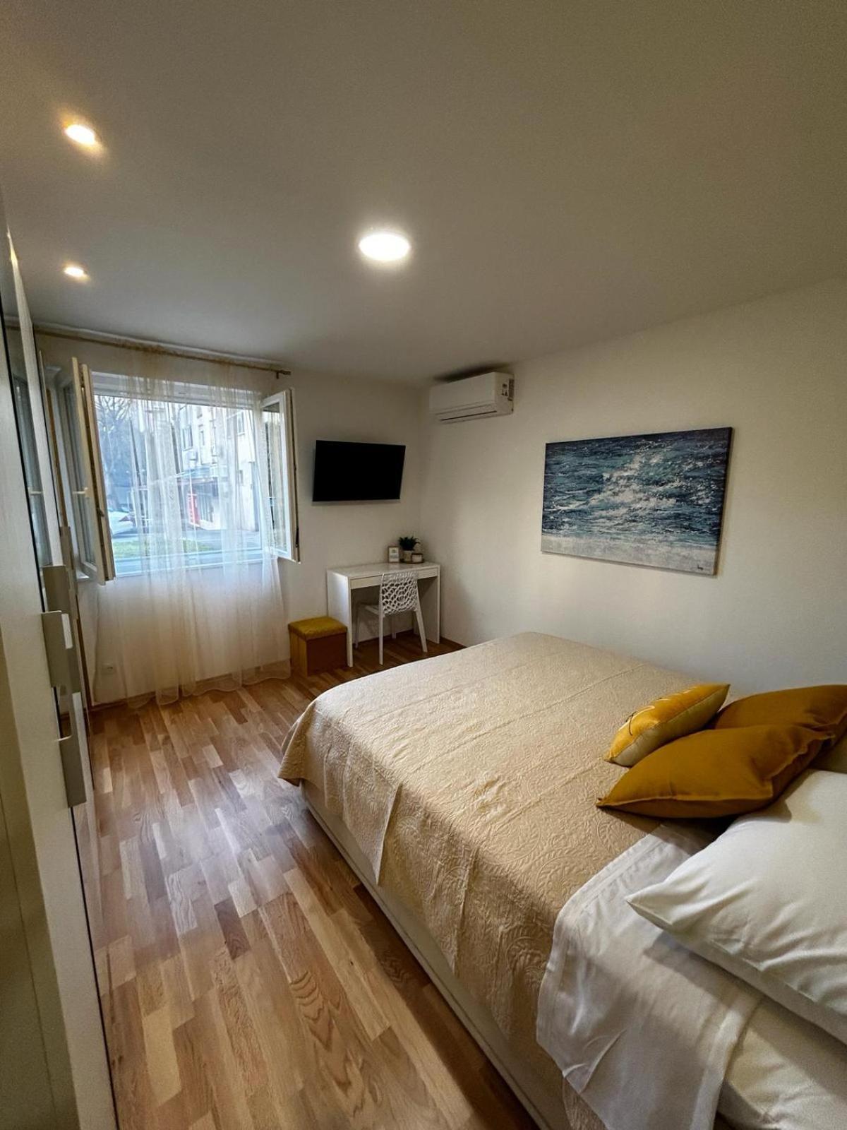 Hello Sunshine Apartment *