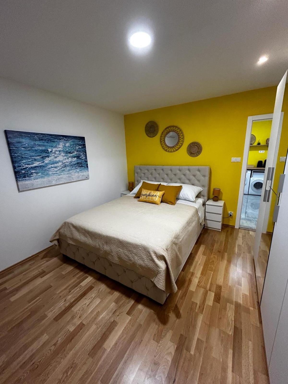 Hello Sunshine Apartament *